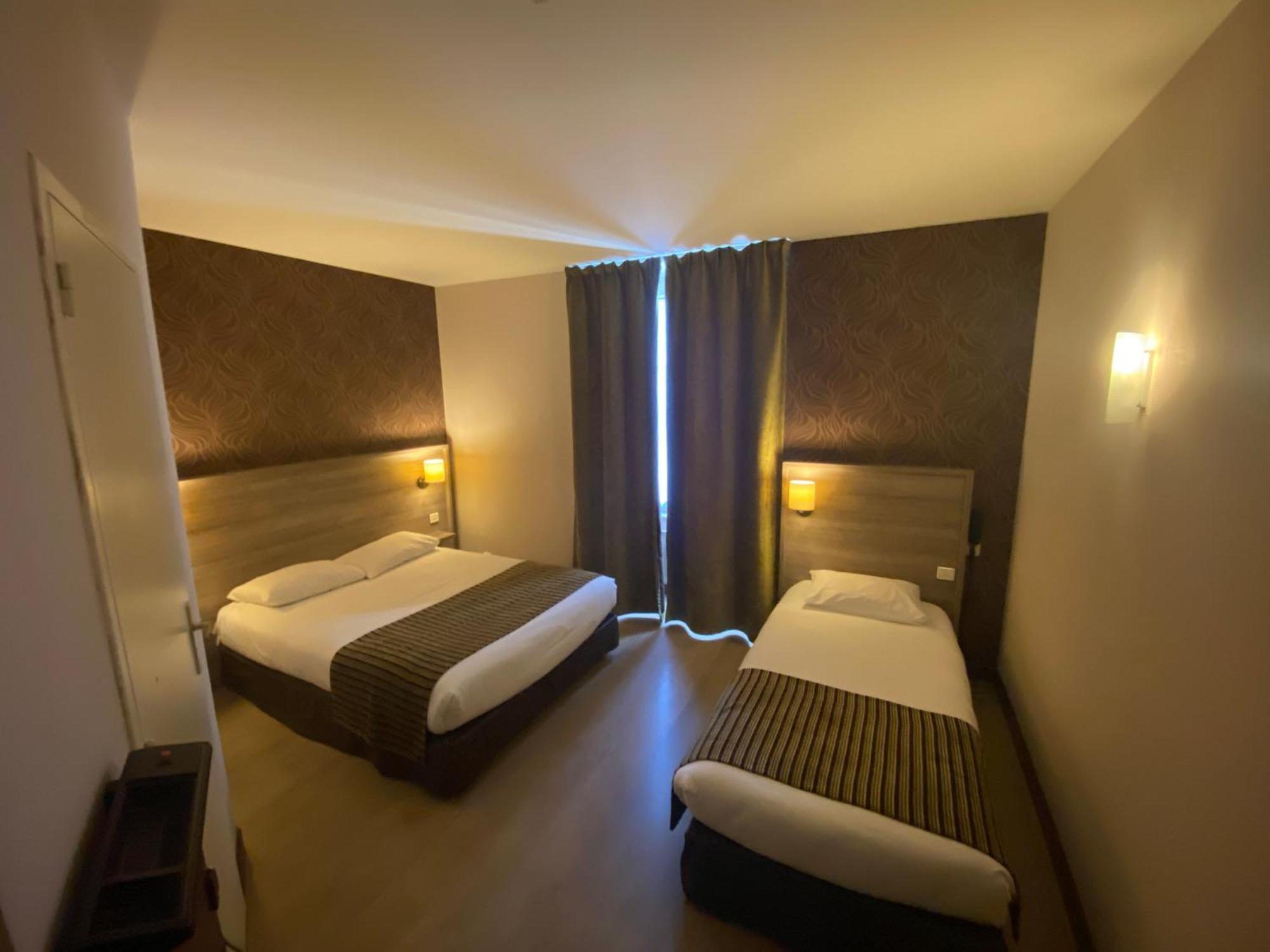 Logis Hotel Le Saint Georges Vivonne Szoba fotó