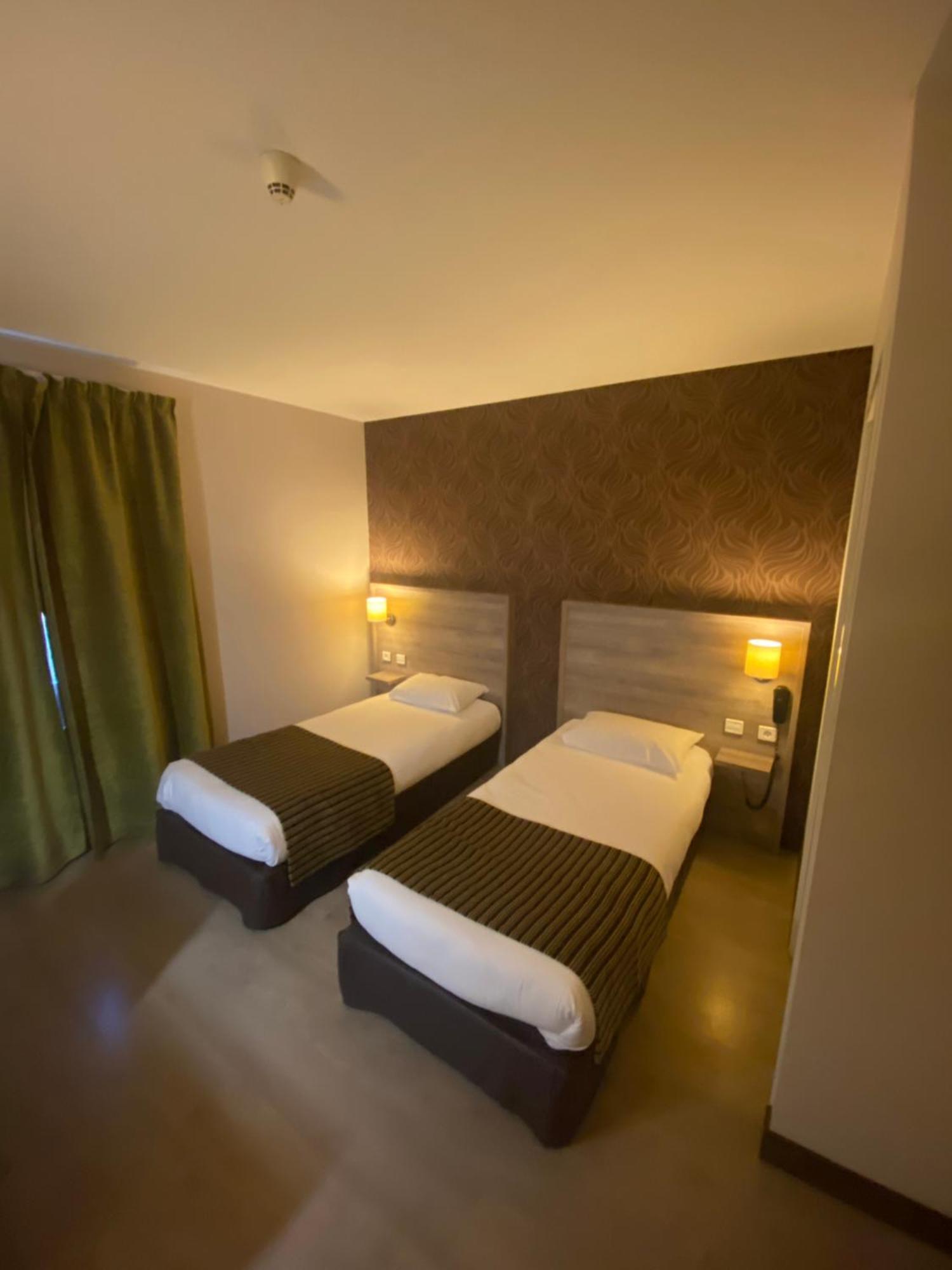 Logis Hotel Le Saint Georges Vivonne Kültér fotó