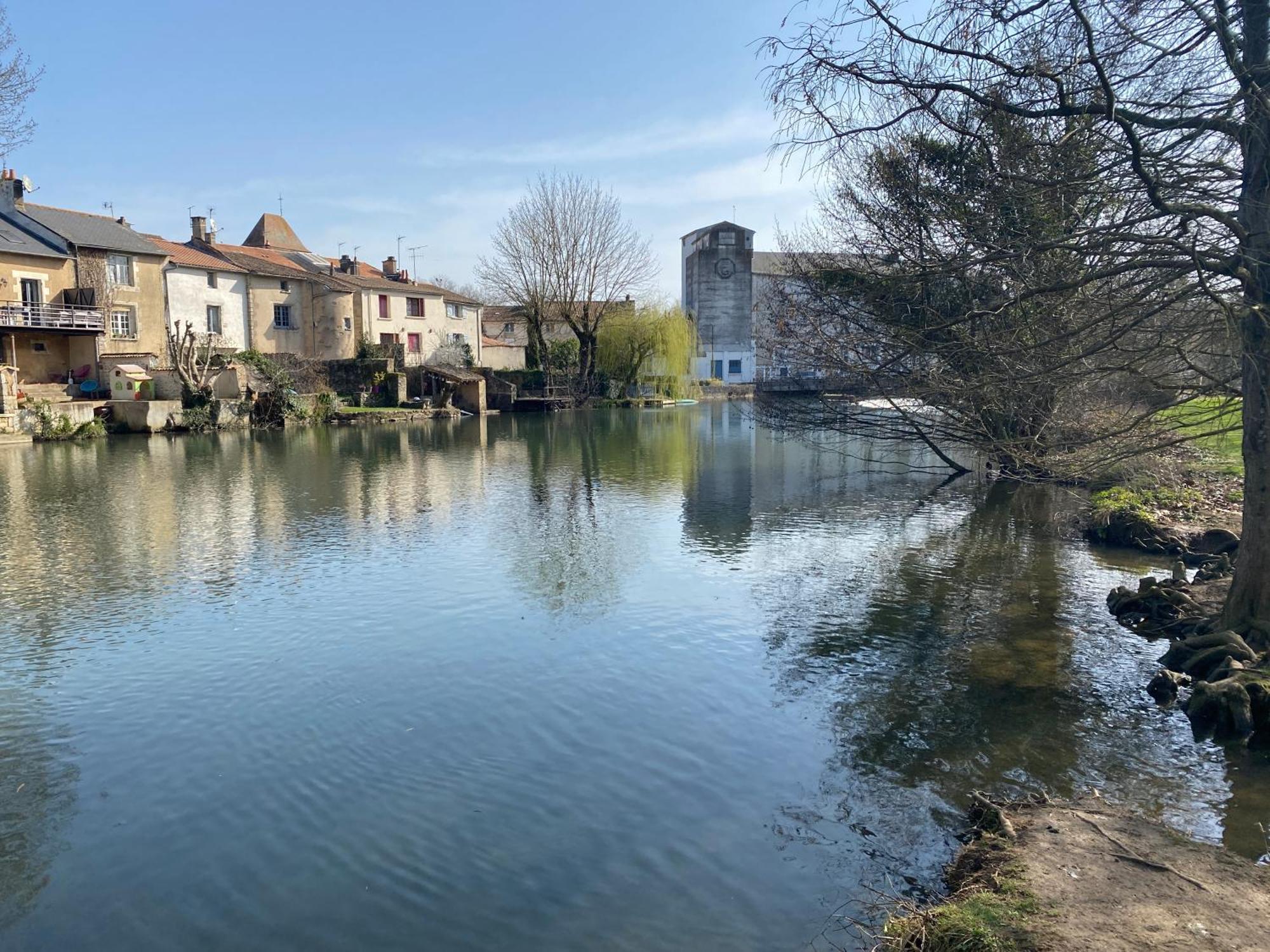Logis Hotel Le Saint Georges Vivonne Kültér fotó