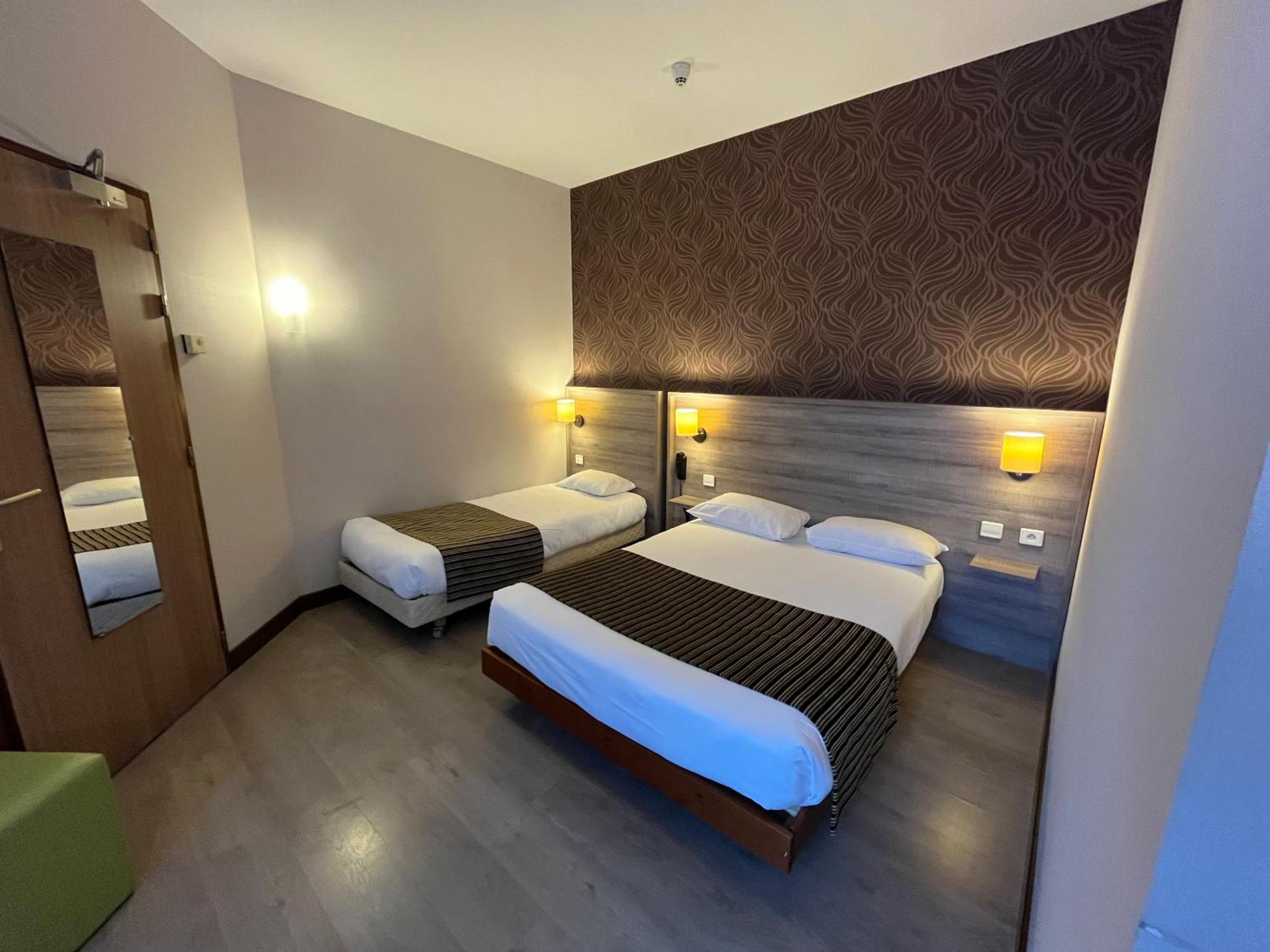 Logis Hotel Le Saint Georges Vivonne Kültér fotó