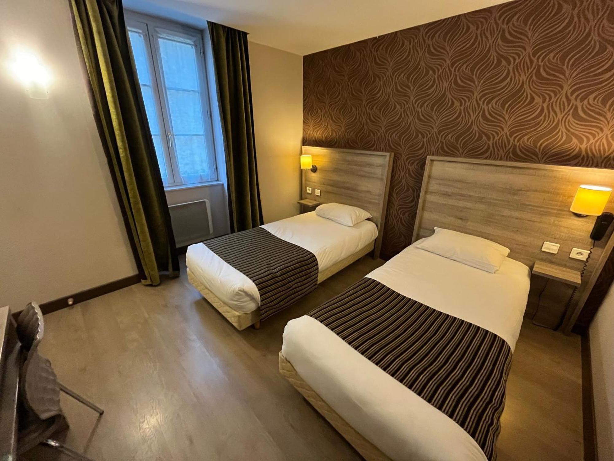 Logis Hotel Le Saint Georges Vivonne Kültér fotó