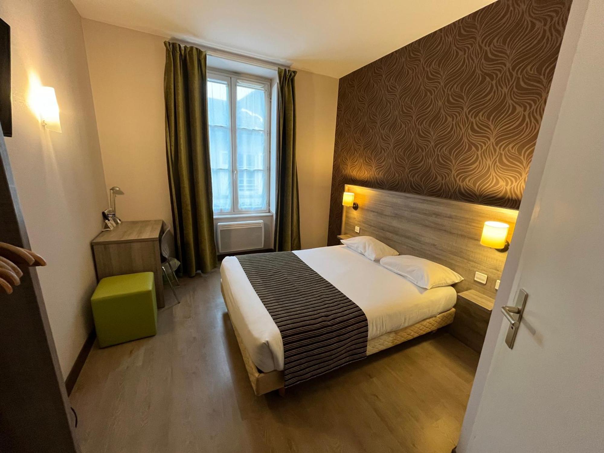Logis Hotel Le Saint Georges Vivonne Kültér fotó