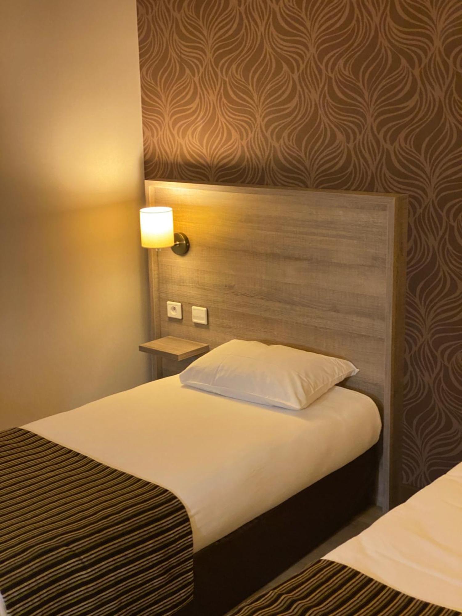 Logis Hotel Le Saint Georges Vivonne Kültér fotó