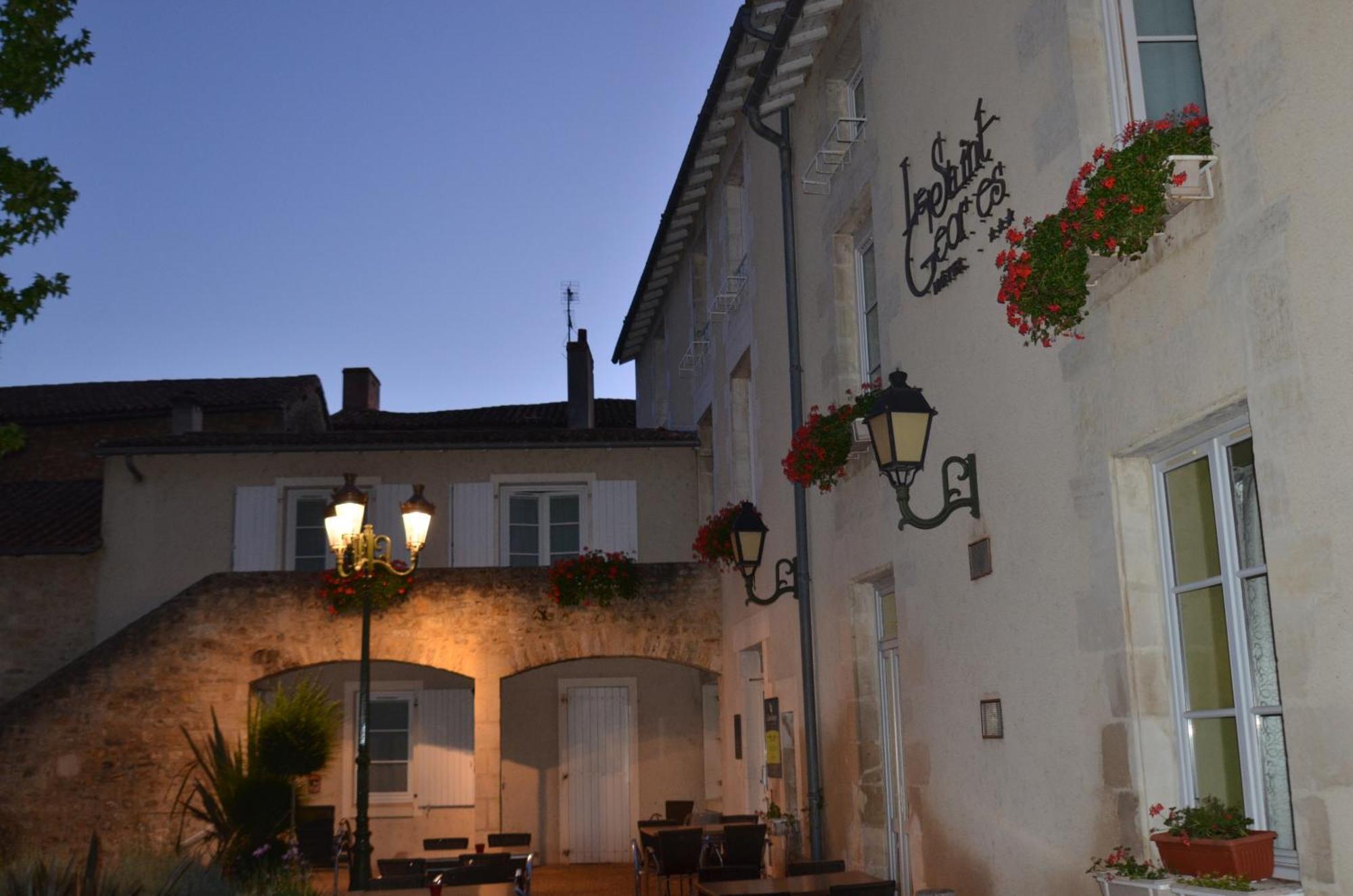 Logis Hotel Le Saint Georges Vivonne Kültér fotó