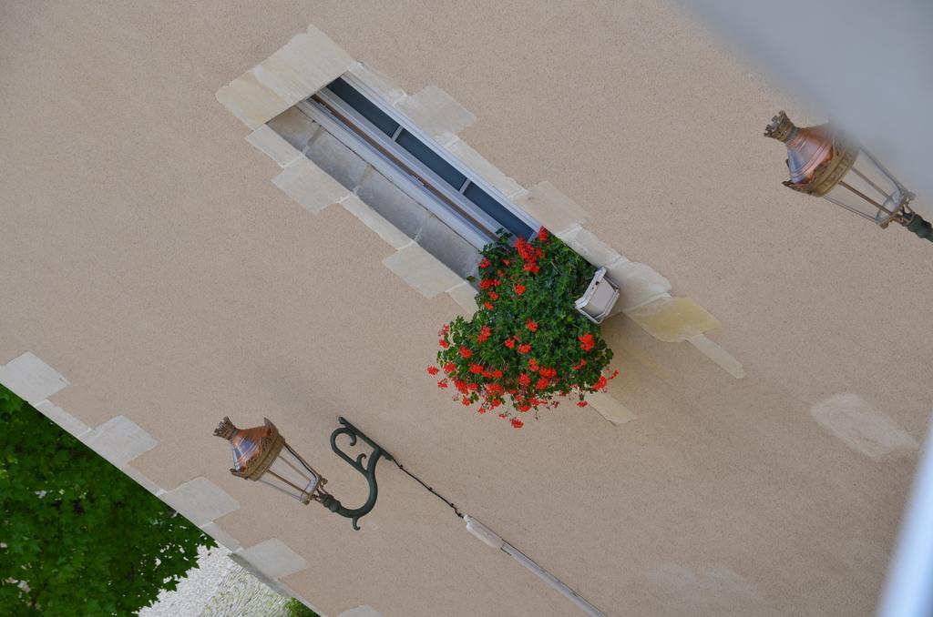 Logis Hotel Le Saint Georges Vivonne Kültér fotó