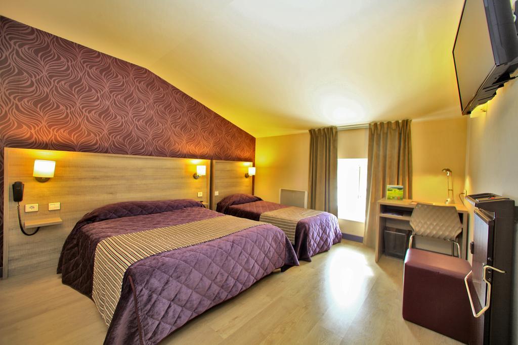 Logis Hotel Le Saint Georges Vivonne Kültér fotó